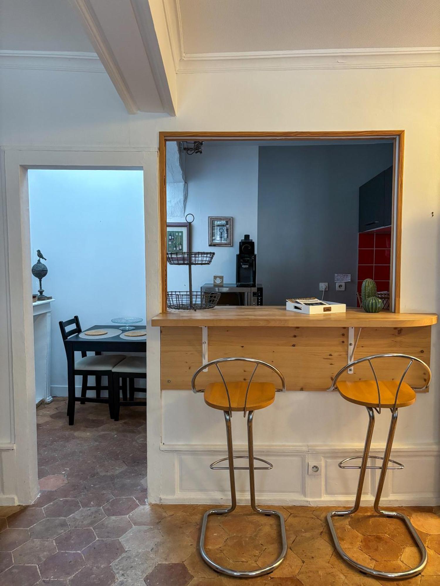 Studio Parvis Cloitre Notre Dame Chartres Extérieur photo