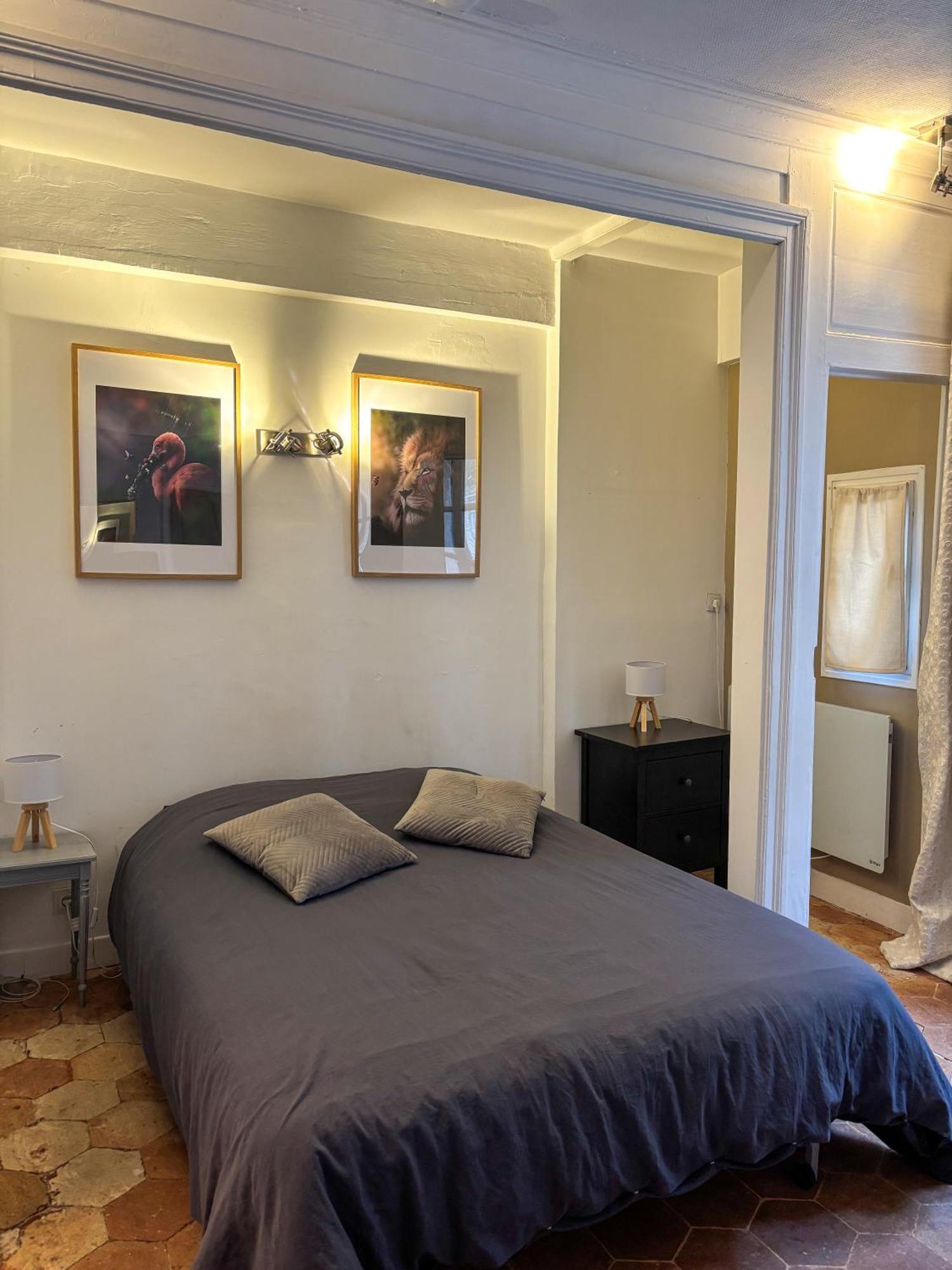 Studio Parvis Cloitre Notre Dame Chartres Extérieur photo